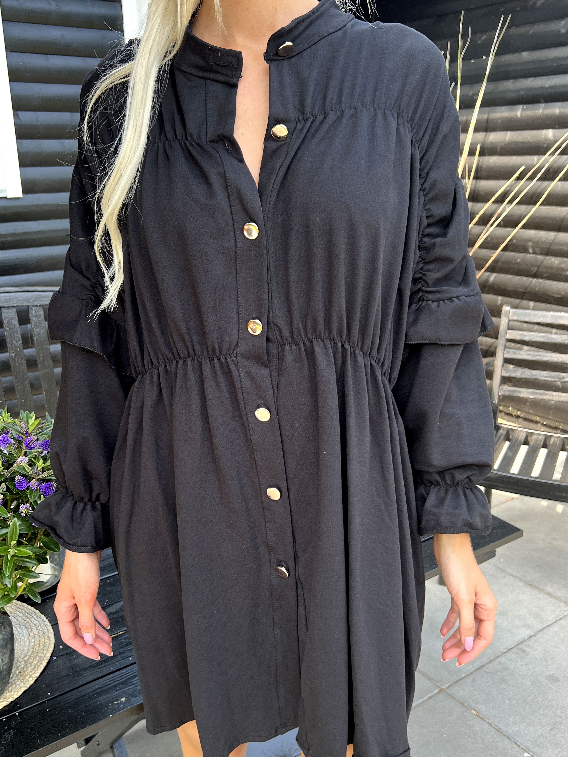 Monica Jersey - Sød joggingkjole med flæser